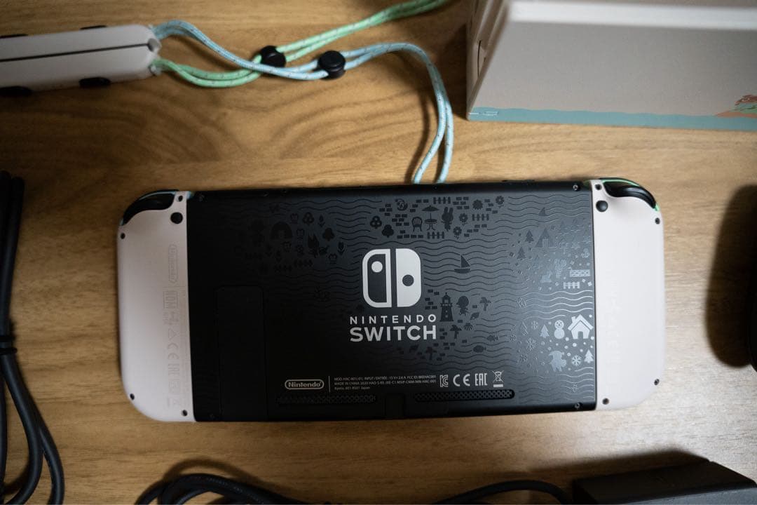 Switch本体　【集まれどうぶつの森限定エディション】
