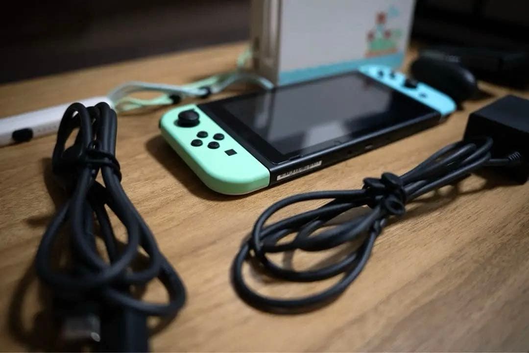 Switch本体　【集まれどうぶつの森限定エディション】