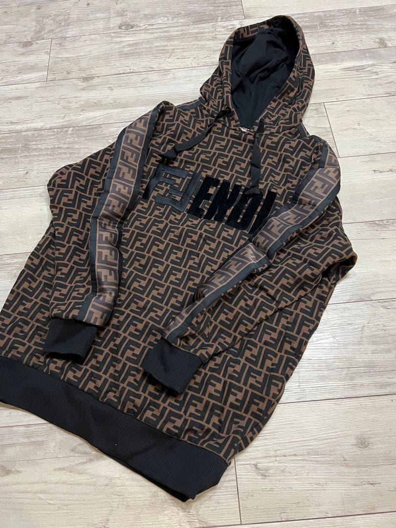 Fendi ロゴ パーカー ブラウン