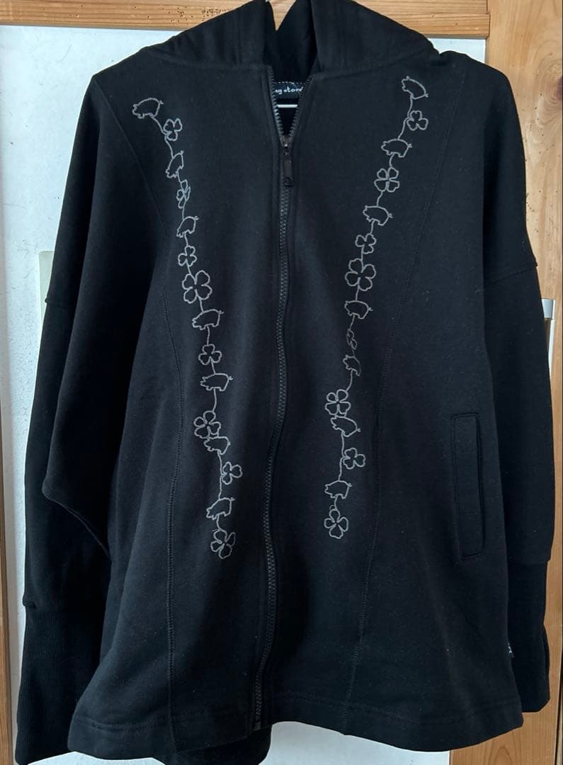 ドラッグストアーズパーカー付きトレーナー ブラック【新品未使用】