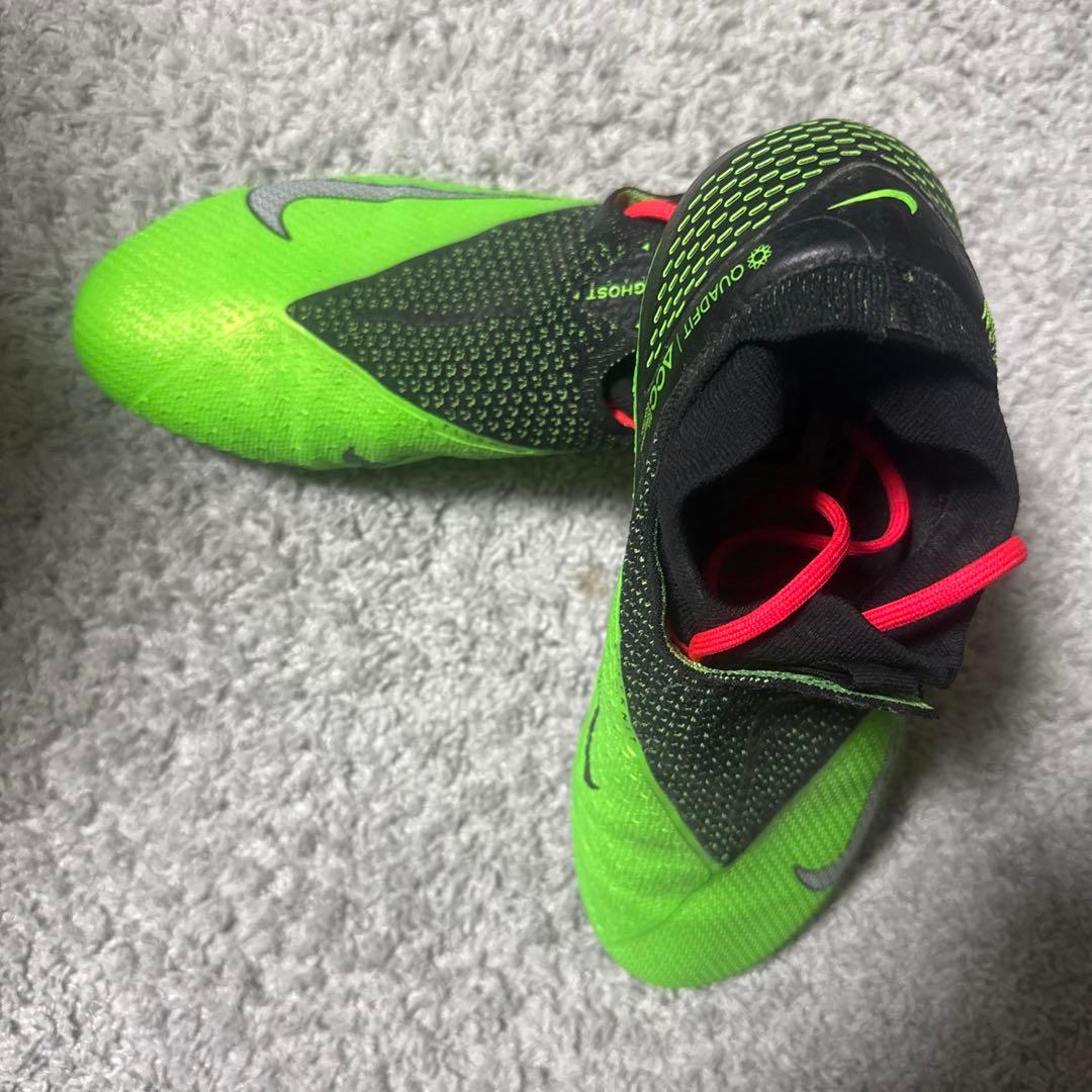 サッカースパイク NIKE ファントム SG