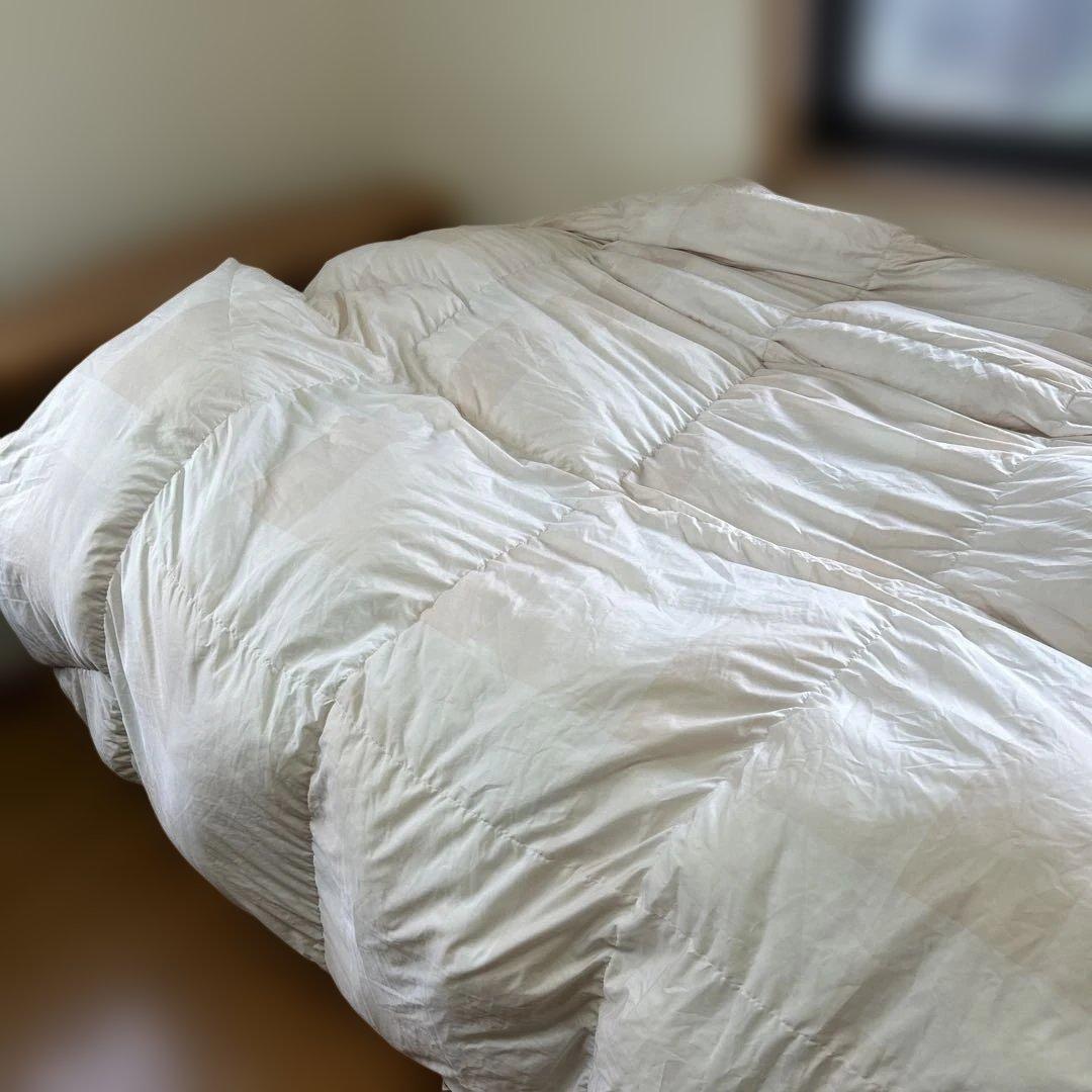 12.羽毛掛け布団　ダブルサイズ　美品！　軽くてふわふわであっかい！Ｄ80％！