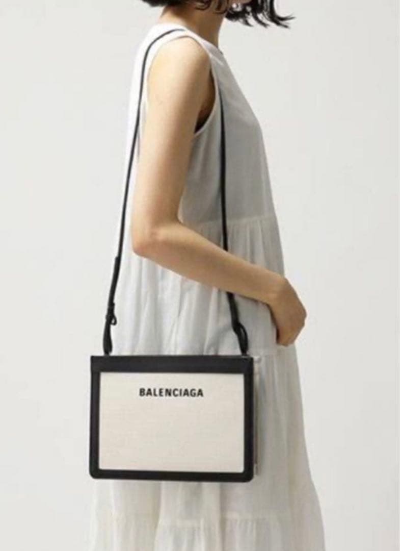 BALENCIAGA ショルダーバッグ　キャンパス