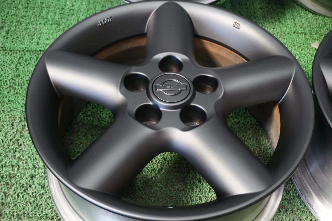 ニッサン純正　カスタムブラックエディション　エクストレイル　スタッドレス