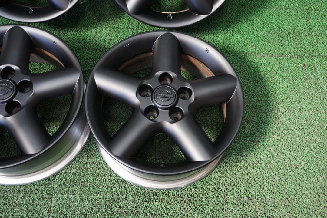 ニッサン純正　カスタムブラックエディション　エクストレイル　スタッドレス