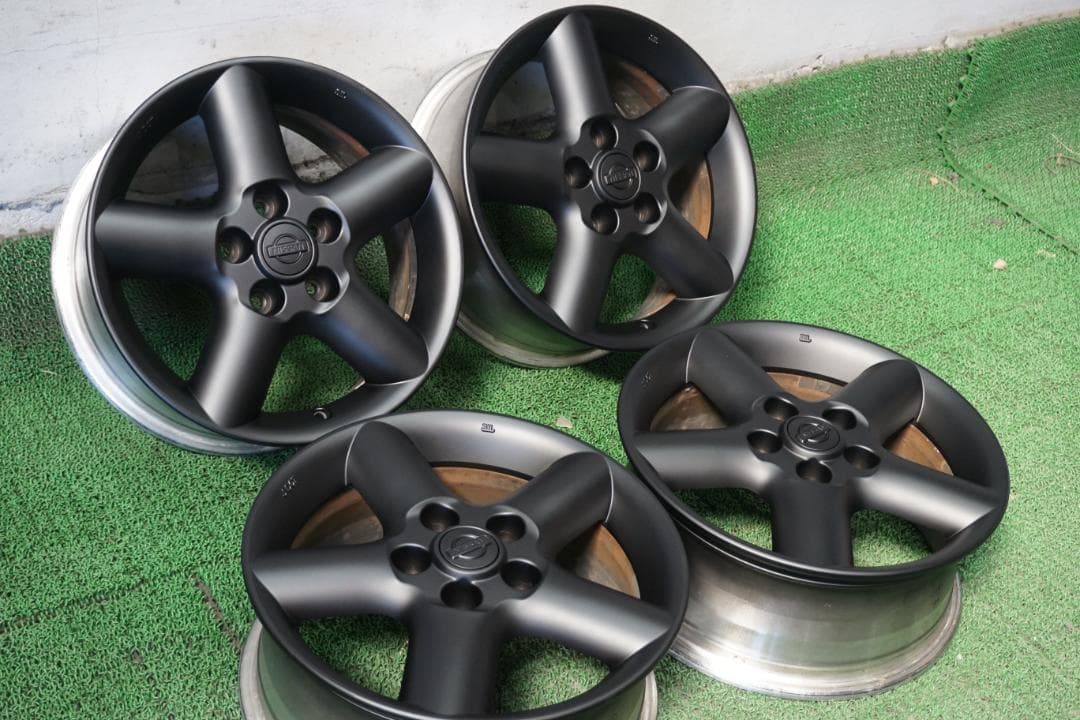 ニッサン純正　カスタムブラックエディション　エクストレイル　スタッドレス