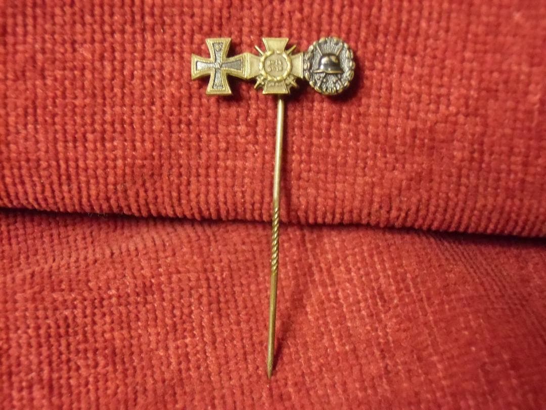 ⊞ドイツ軍の勲章/徽章＊スーツ襟用＊３連ミニチュアピン（実物）