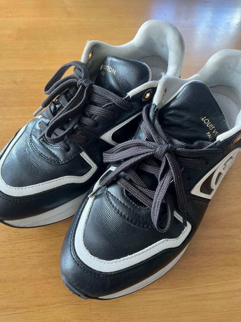 ⭐︎Louis Vuitton スニーカー ブラック/ホワイト⭐︎