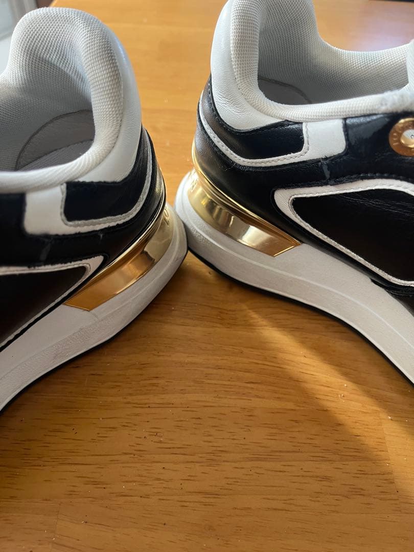 ⭐︎Louis Vuitton スニーカー ブラック/ホワイト⭐︎