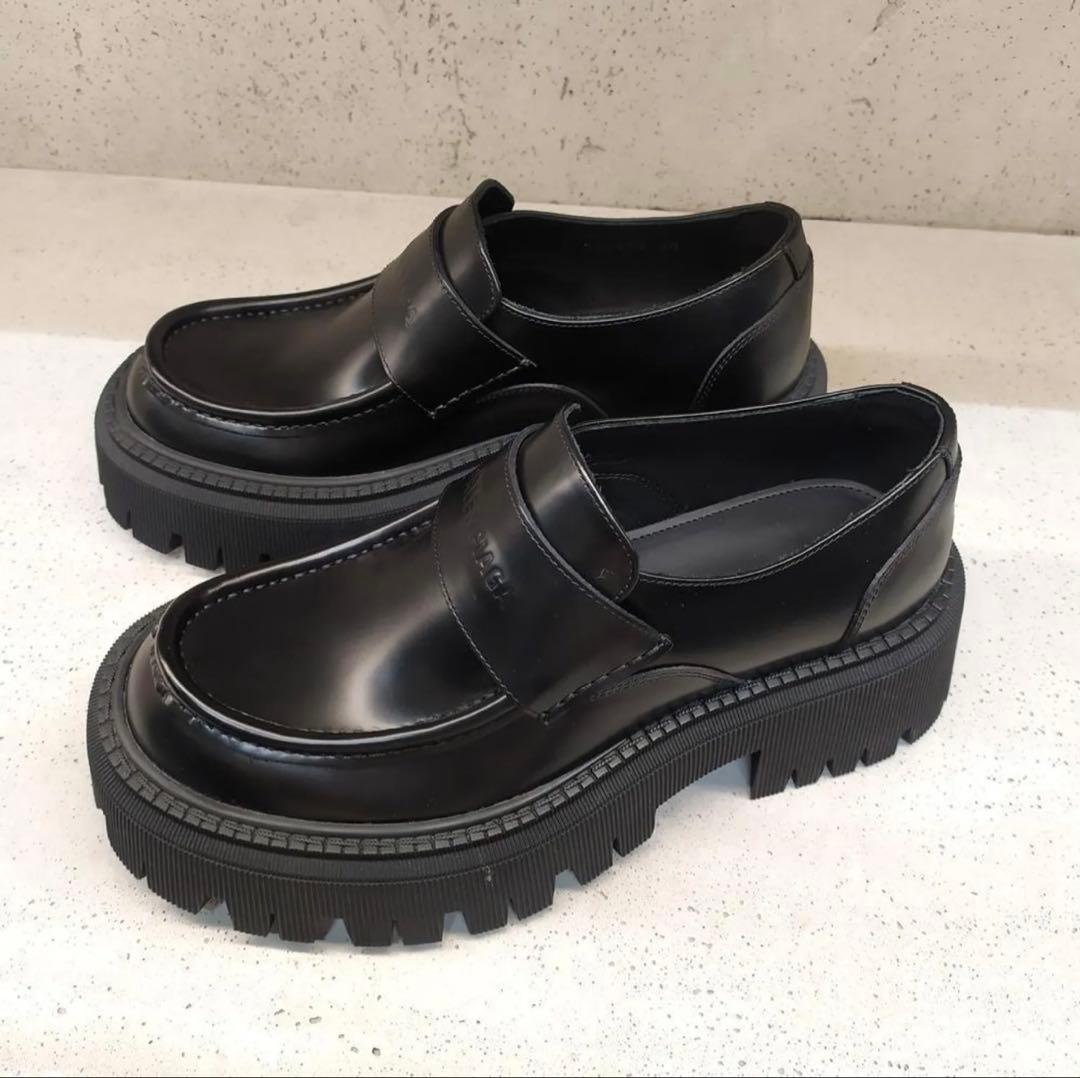 BALENCIAGA 23FWブラック カーフスキン　チャンキーローファー厚底