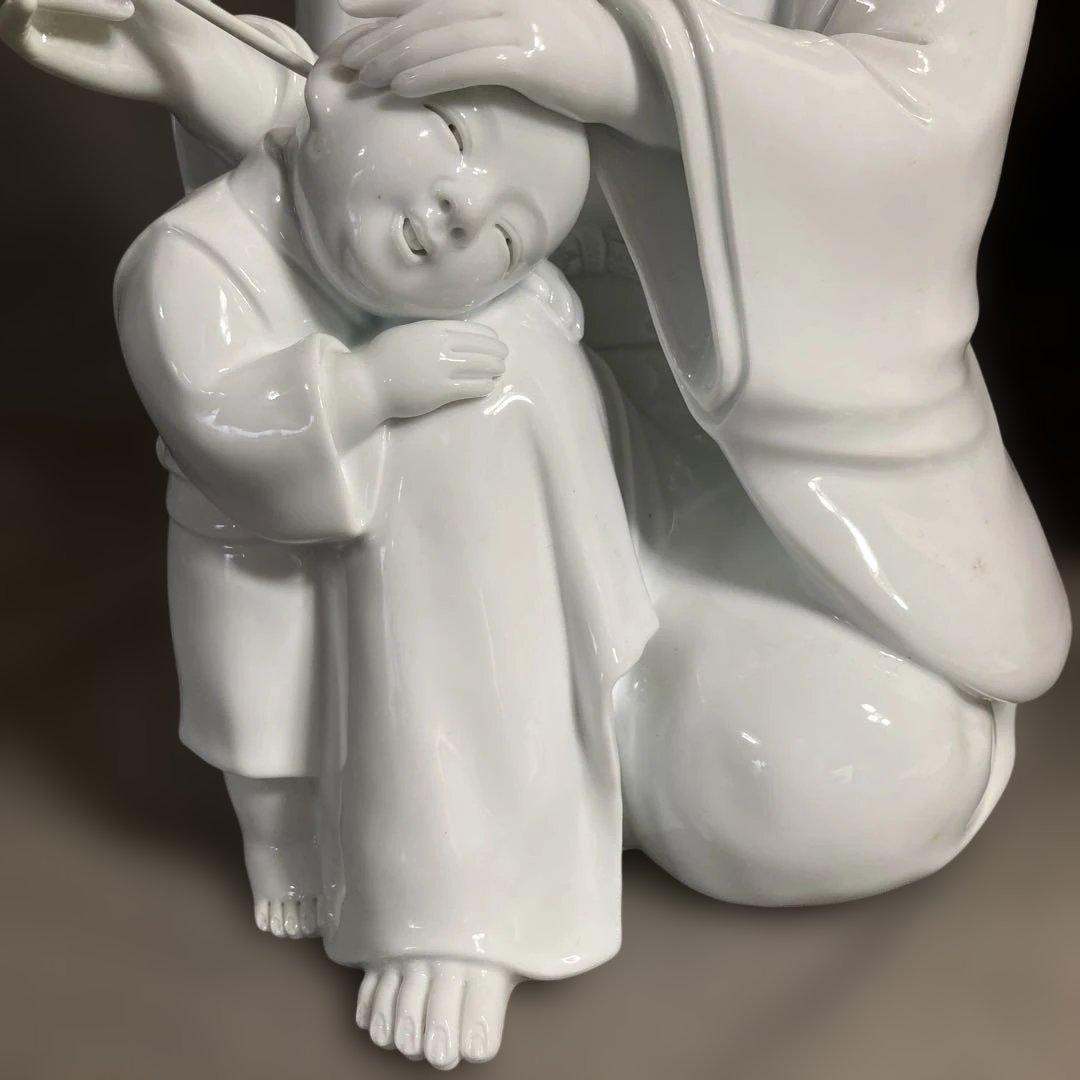 【R叔父さん専用】白磁彫刻の伝統　重要無形文化財　樋渡陶六作　白磁彫刻　親子置物