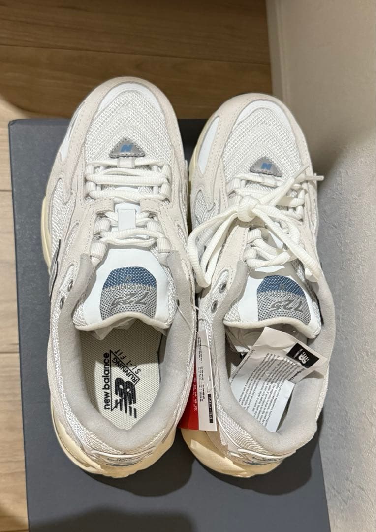 レイ　新品タグ付箱付　23.5cm ニューバランスML725BA アイボリ