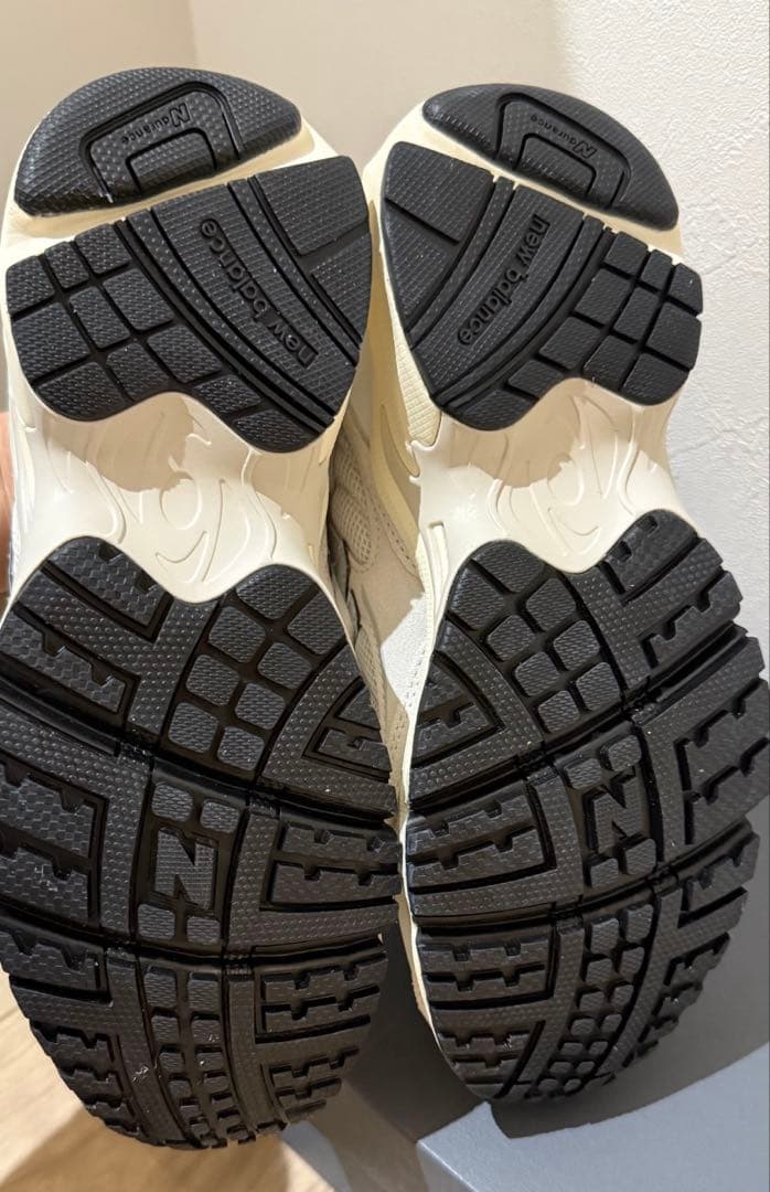 レイ　新品タグ付箱付　23.5cm ニューバランスML725BA アイボリ