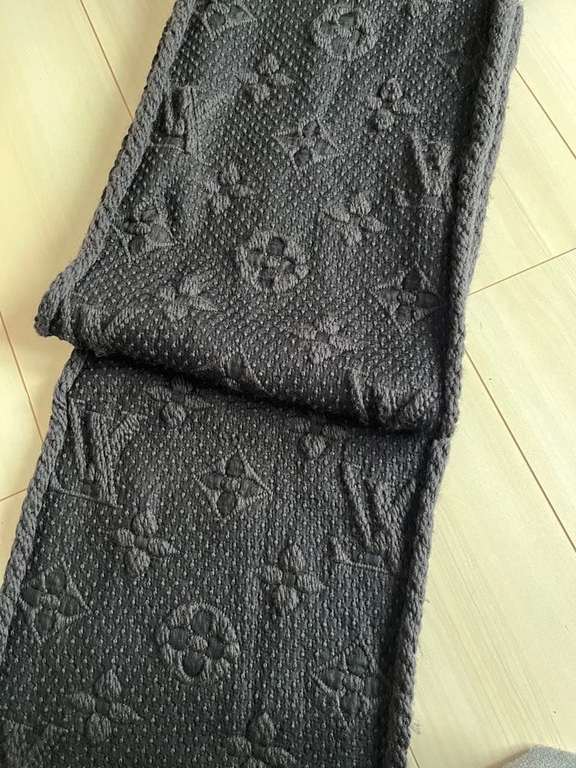 【値下げ可】LOUIS VUITTON ブラック マフラー