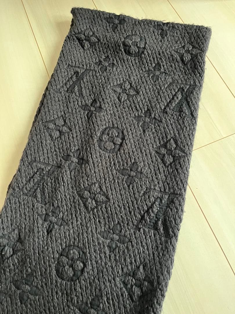 【値下げ可】LOUIS VUITTON ブラック マフラー