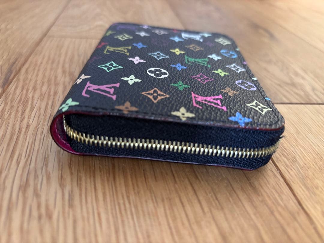 Louis Vuitton マルチカラー　ジッピー　パース