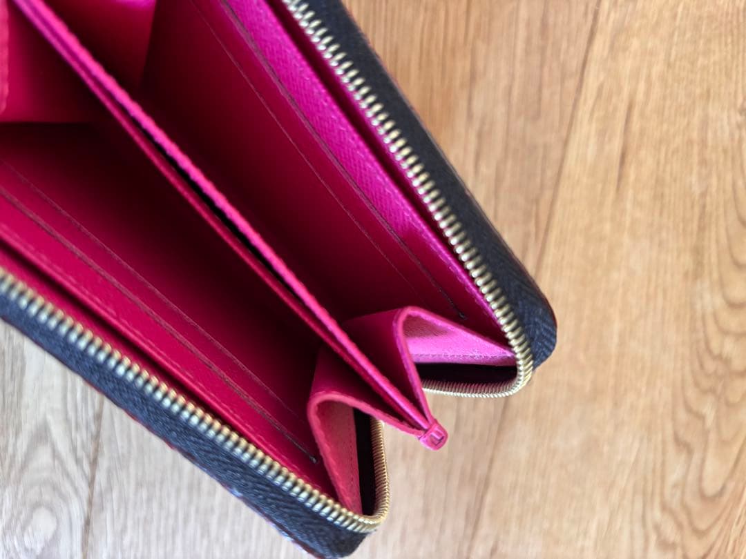 Louis Vuitton マルチカラー　ジッピー　パース