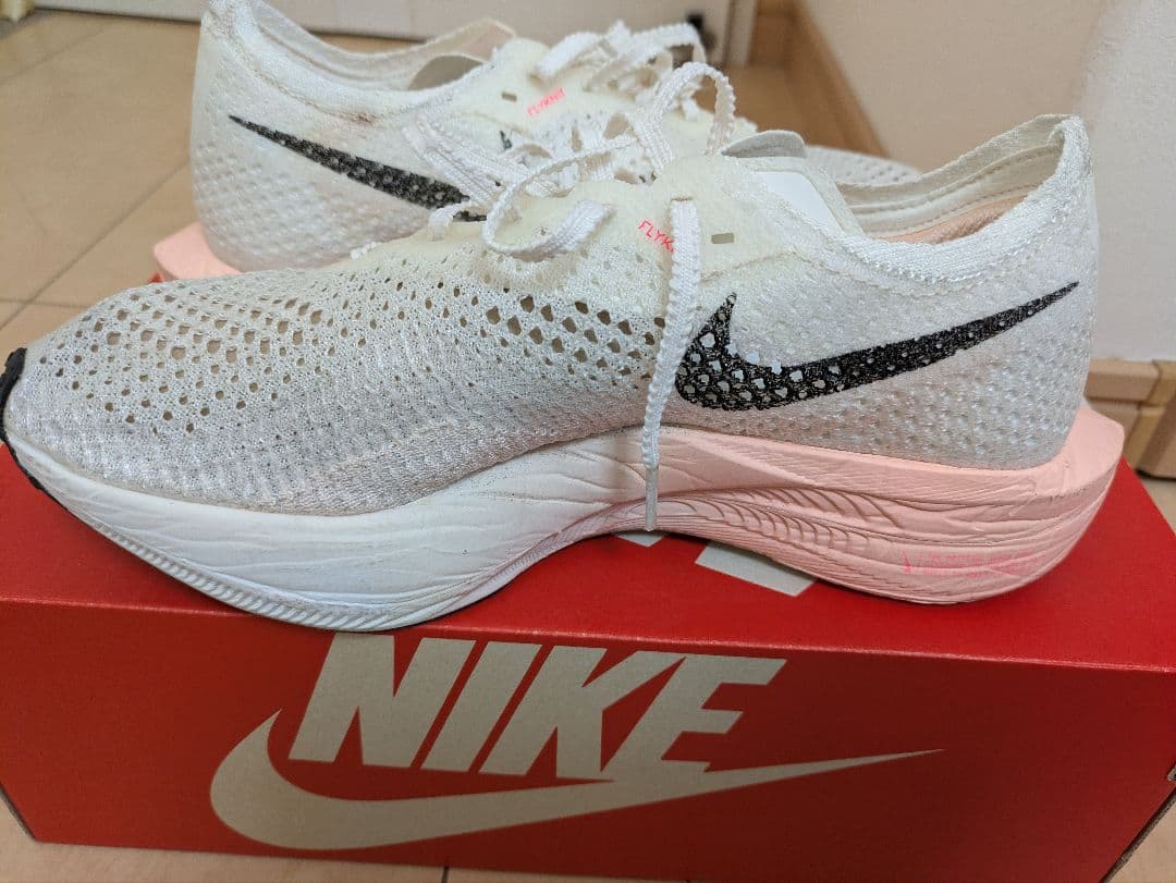 NIKE　ウィメンズ　ヴェイパーフライネクスト％3　25cm