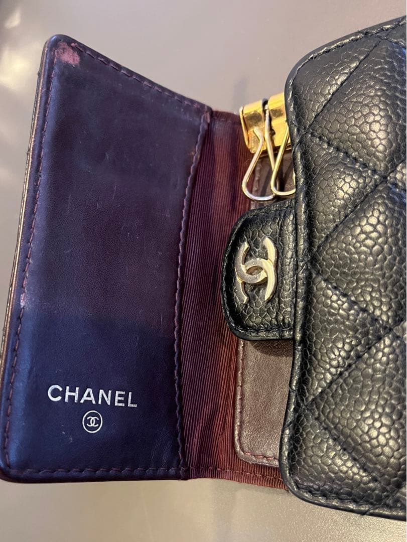 シャネルマトラッセ 6連キーケース キャビアスキン ゴールド金具