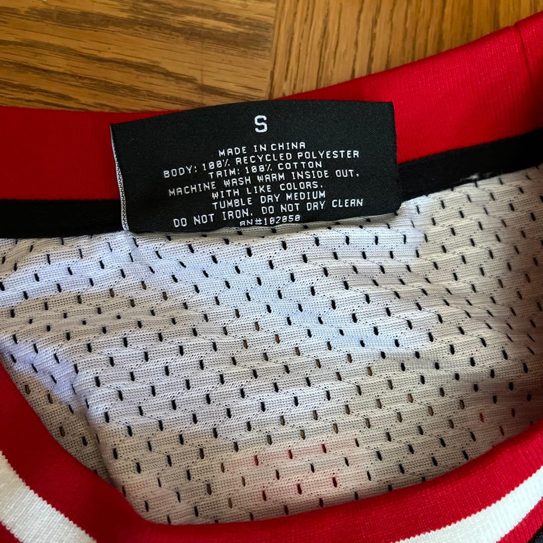 【。】Billie Eilish Red and Black Jersey