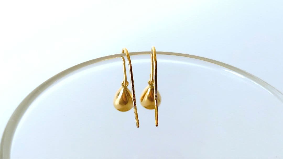 K18 18金 イエローゴールド ティアドロップ型 ピアス