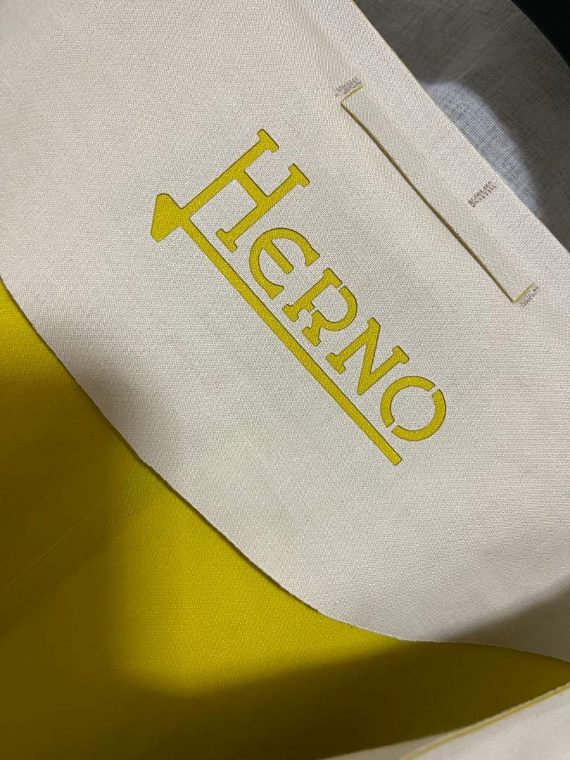 高級ブランド　ヘルノ　春夏コート