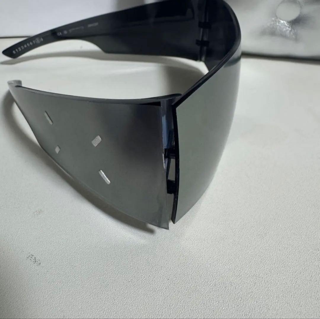 MM201 グレー スポーツサングラス ケース付き