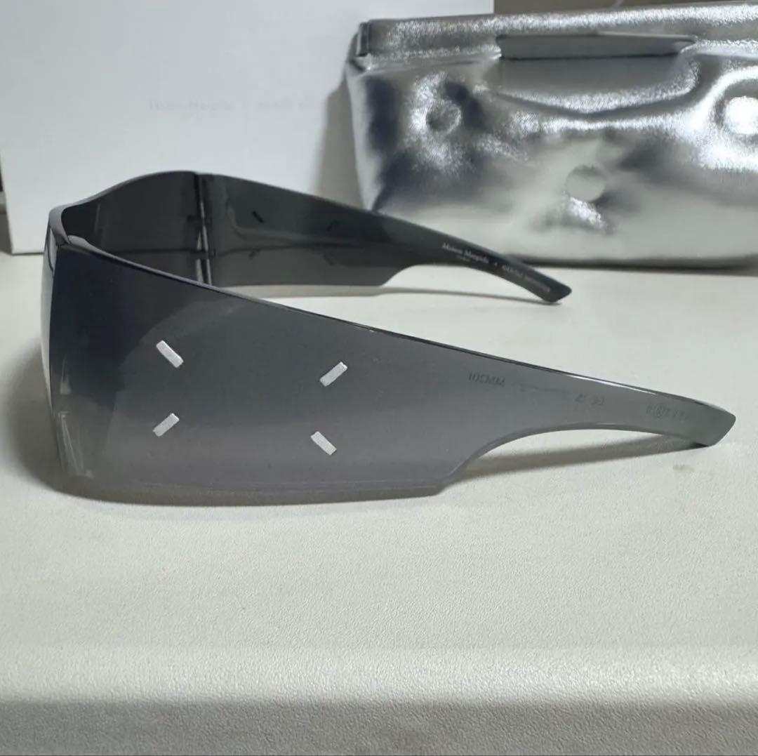 MM201 グレー スポーツサングラス ケース付き