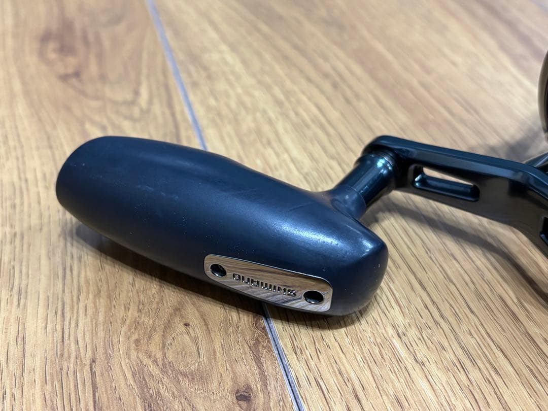 美品　SHIMANO オシアジガー F CUSTOM 2000NRHG