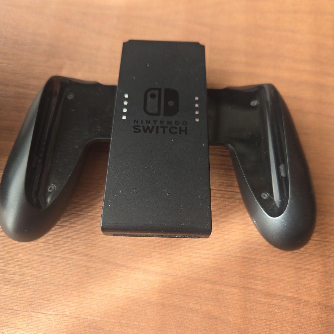 NINTENDO SWITCH 本体 付属品 ケース付き　液晶保護シール付き