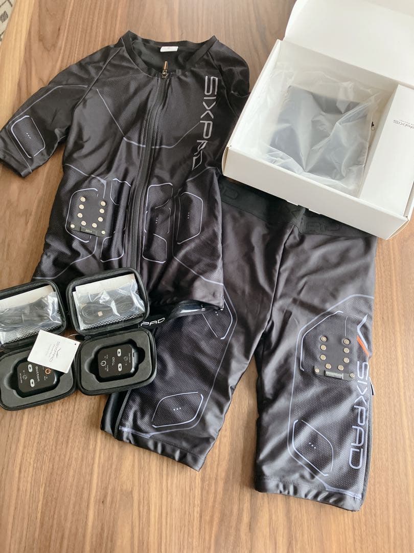 SIXPAD パワースーツ セット　レディースMサイズ