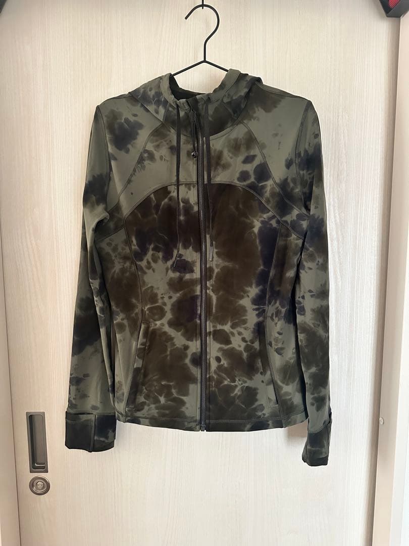 ルルレモン　フード付　Define ジャケット 12 Nulu カモフラージュ柄