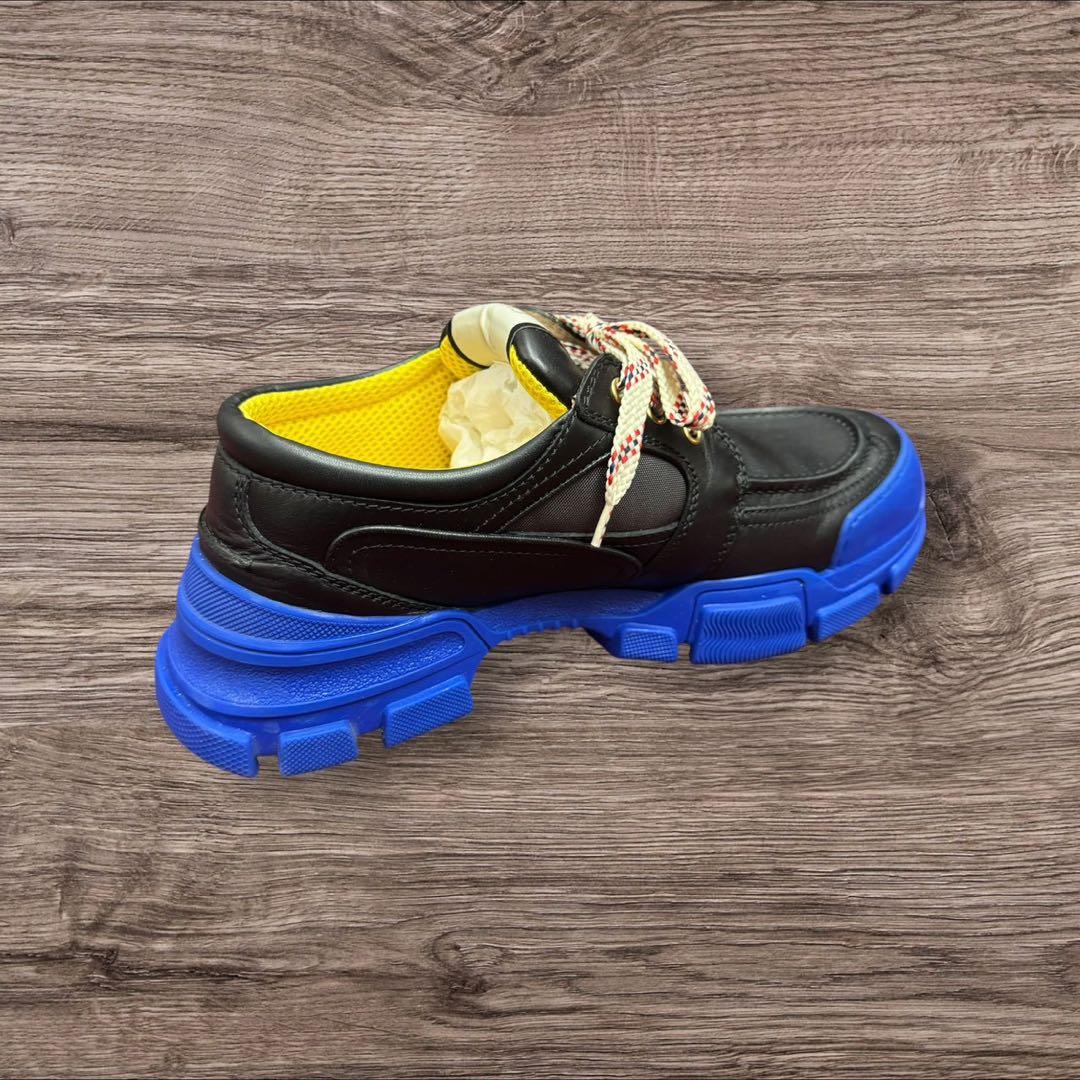 26Q5 GUCCI レザースニーカー ブラック×ブルー サイズ8 箱付き