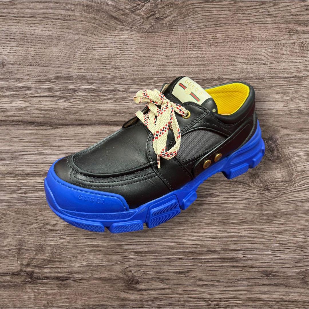 26Q5 GUCCI レザースニーカー ブラック×ブルー サイズ8 箱付き