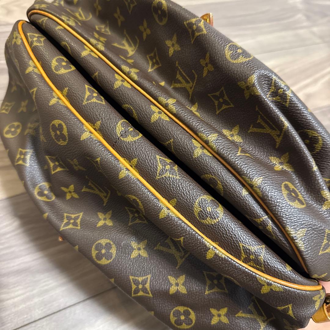 ルイヴィトン ショルダーバッグ モノグラム ソミュール 35