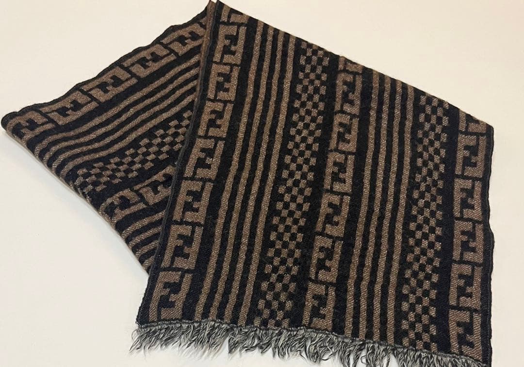 フェンディ☆マフラー ズッカ柄 長方形ストール ロゴ　総柄　ヴィンテージ　F F