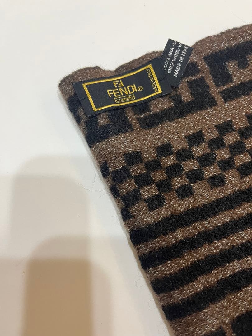 フェンディ☆マフラー ズッカ柄 長方形ストール ロゴ　総柄　ヴィンテージ　F F