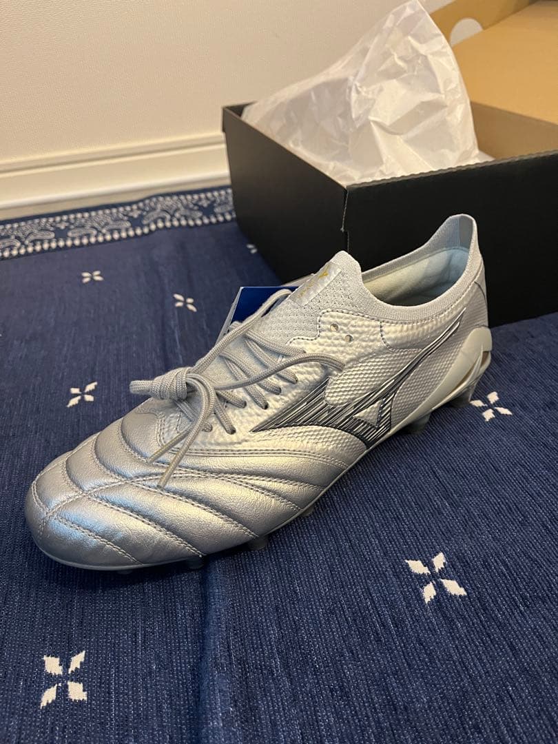 ［新品タグ付］限定カラー　ミズノ　モレリア NEO4β JAPAN 　25.5