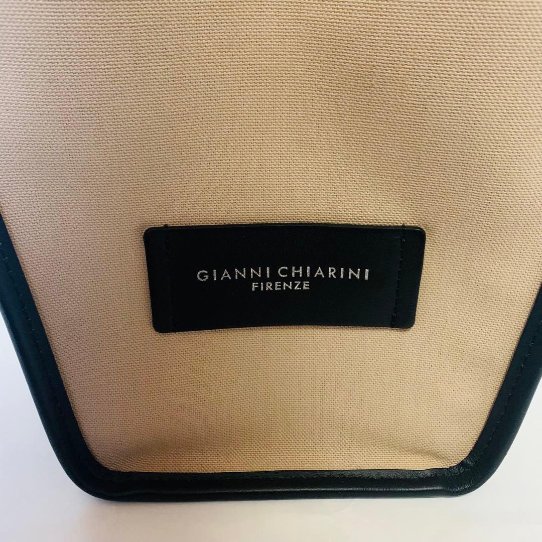 美品　ジャンニ キアリーニ　マルチェッラM タグあり　ポーチ付き