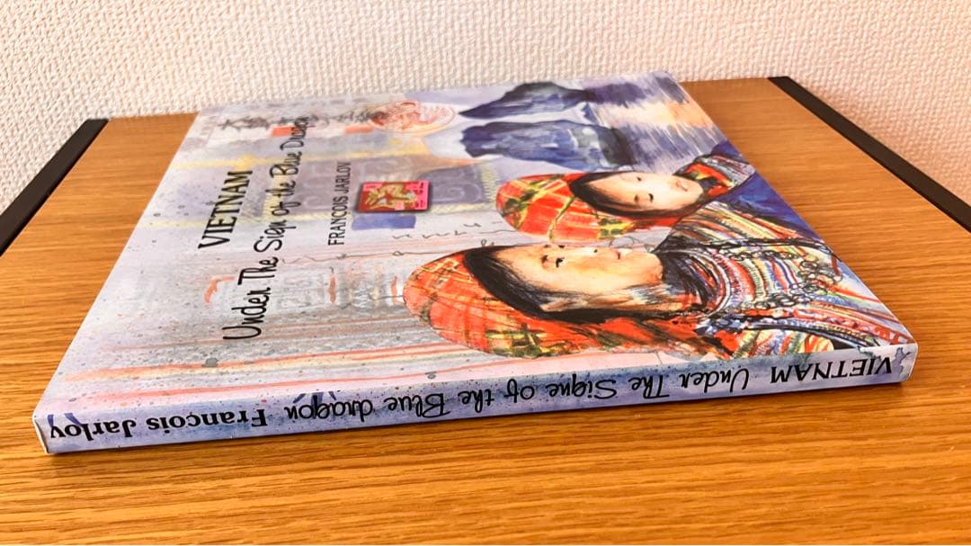 アート・デザイン・音楽 Vietnam Under the Sign Of The BlueDragon