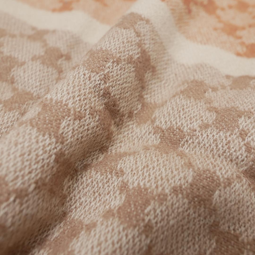 新品タグ付き【セリーヌ】ウールひざ掛け 70×130 マカダム柄 ブランケット