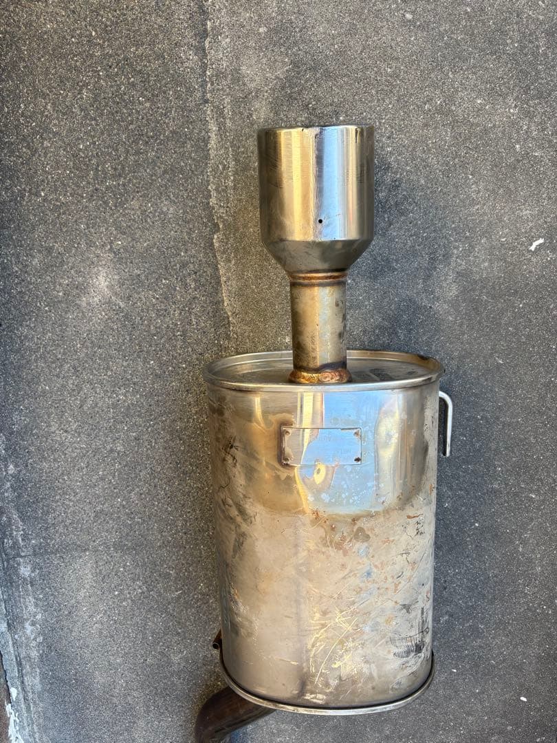 日産ノートE12 HR16 オーテック マフラー　ニスモ