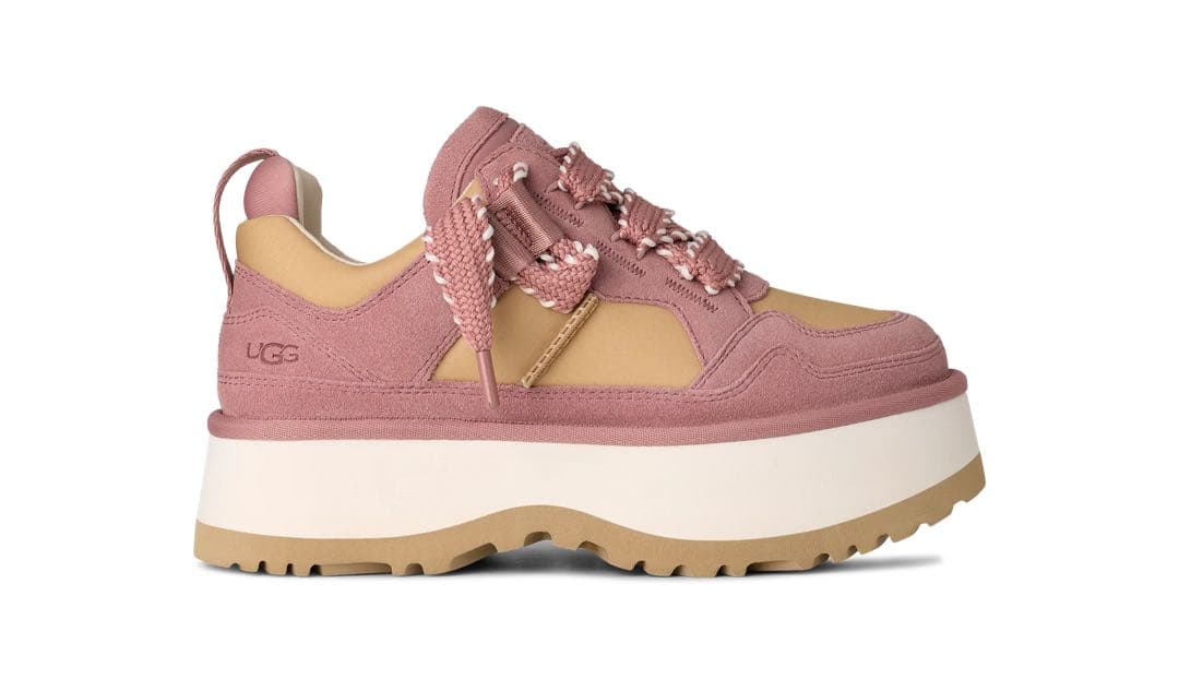 UGG スニーカー　ASTROMEL