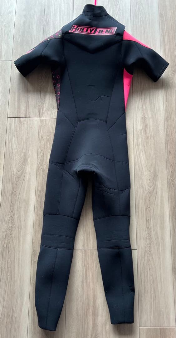 サーフィン・ボディボード holly wet suit