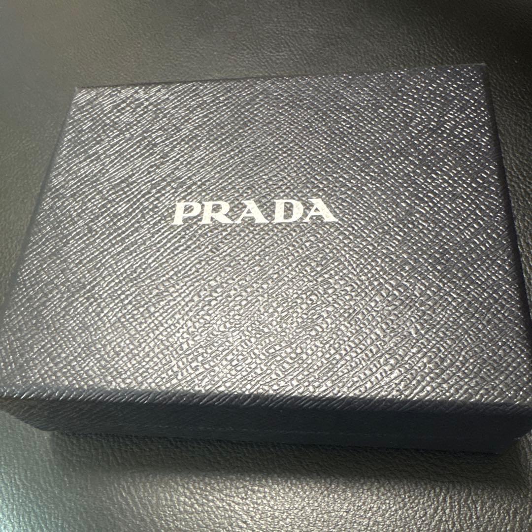 半額‼️現行品 プラダ サフィアーノ トライアングル キーケース　ケース