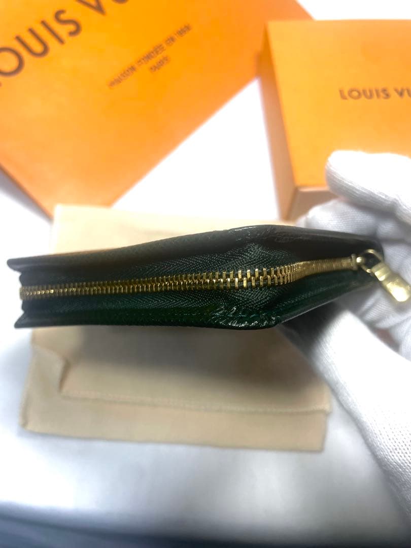 【未使用品】ルイヴィトン タイガ エピセア ポルトビエモネジップ 二つ折り財布