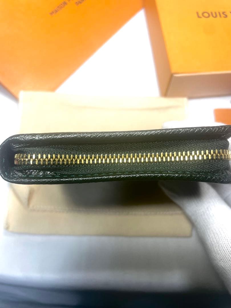 【未使用品】ルイヴィトン タイガ エピセア ポルトビエモネジップ 二つ折り財布