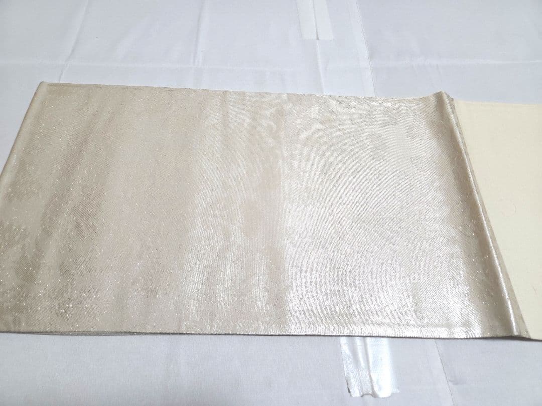 A 美品 唐草唐花模様 白 銀糸 単色 無彩色 六通 正絹 フォーマルな袋帯