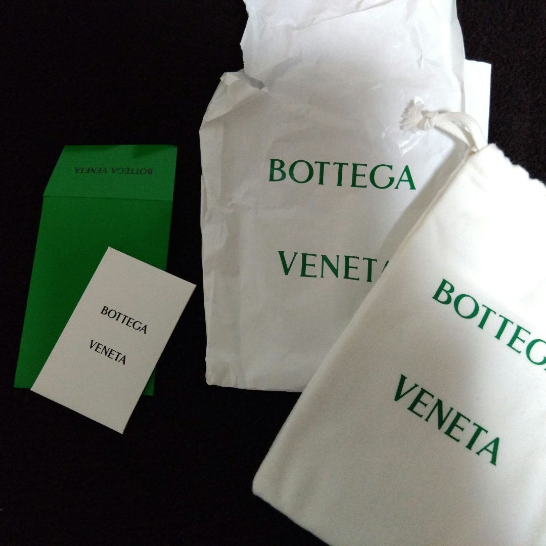 ボッテガヴェネタ　ジップアラウンド 長財布 マキシ　イントレチャート