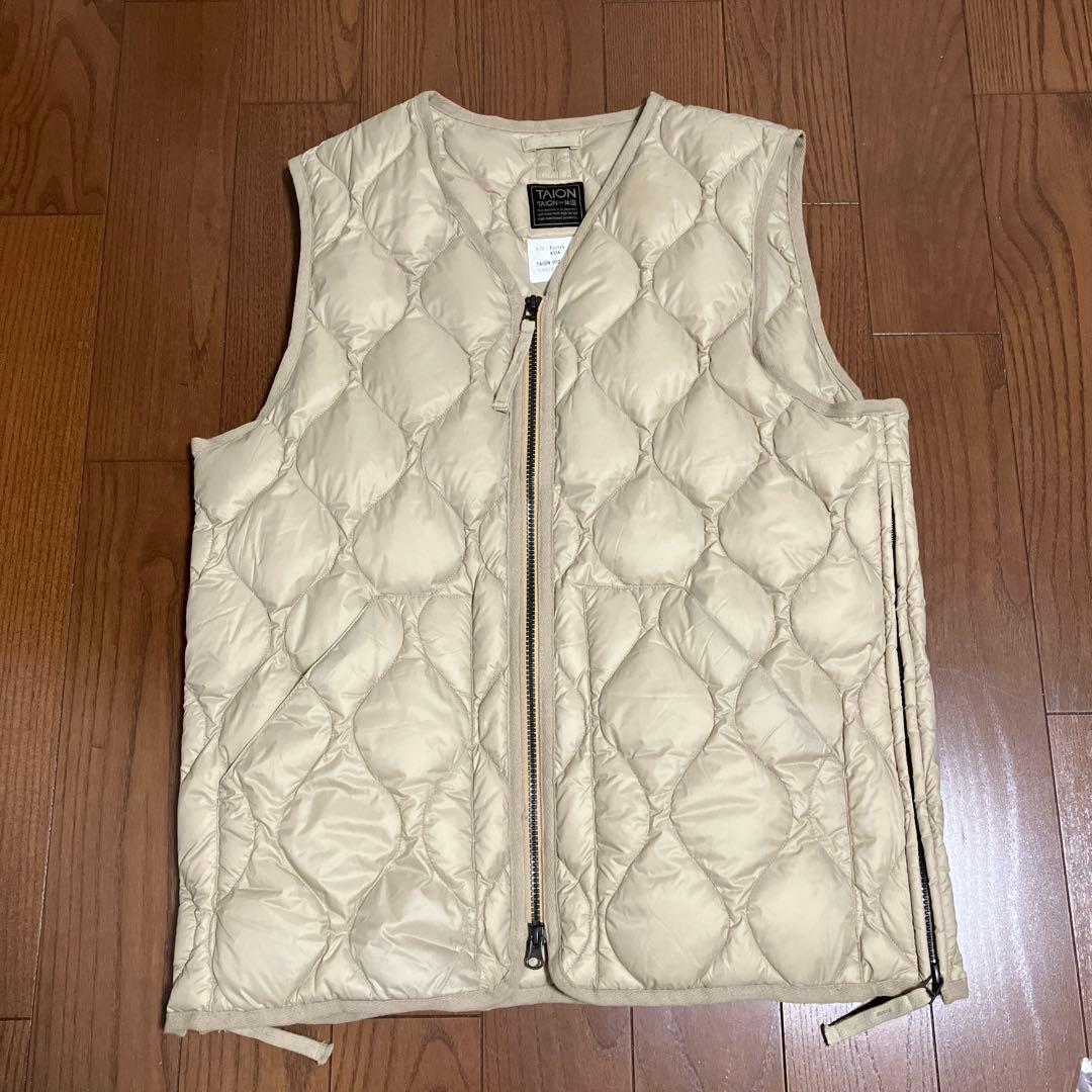 美品TAION タイオン MILITARY V NECK WZIPダウンベスト
